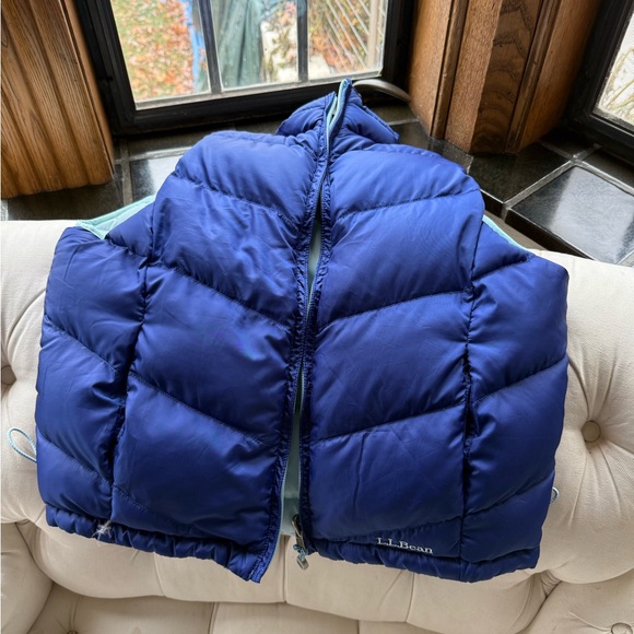 L.L. Bean Women’s Blue Reversible Puffer Vest Jacket Size Small - Picture 2 of 6